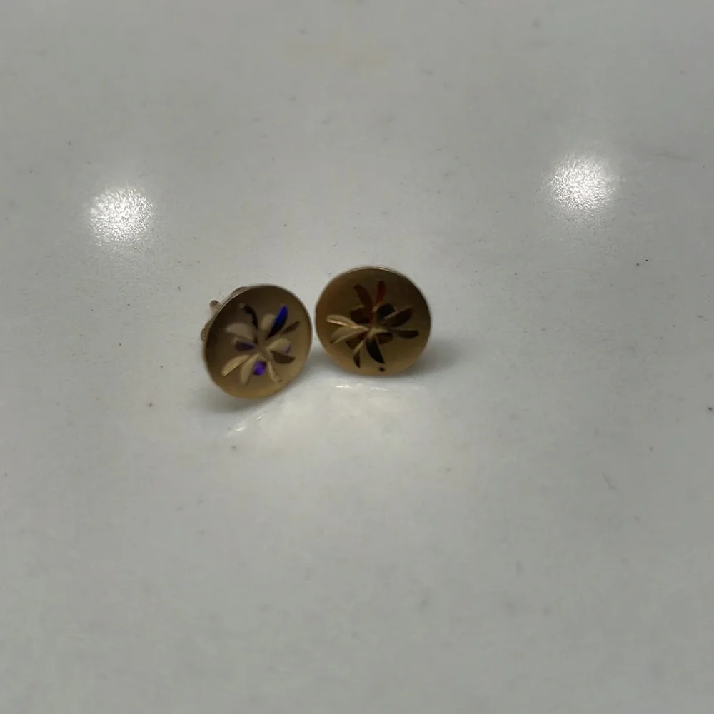 14k Gold earrings-tested - Picture 3 of 5